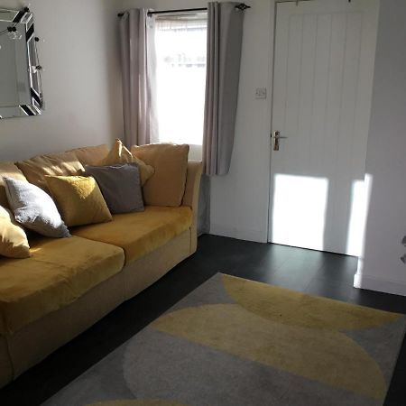 In The Heart Of Chichester Apartment Exterior foto