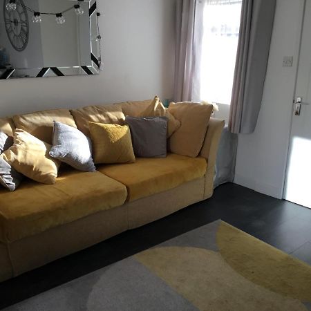 In The Heart Of Chichester Apartment Exterior foto