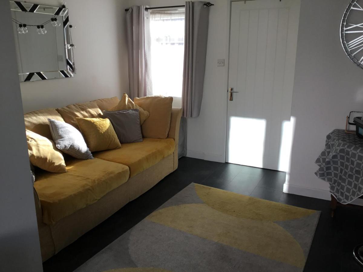 In The Heart Of Chichester Apartment Exterior foto