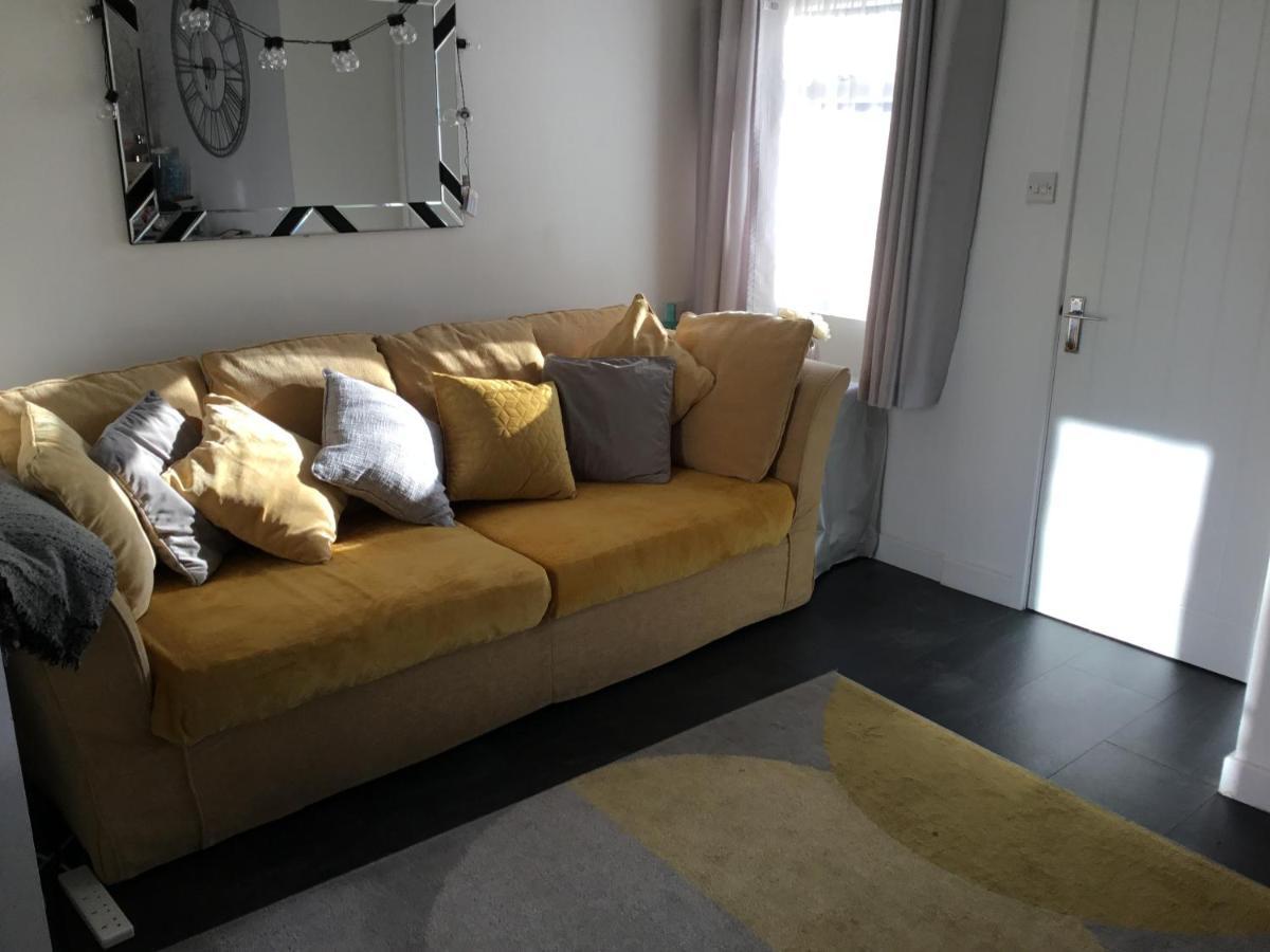 In The Heart Of Chichester Apartment Exterior foto